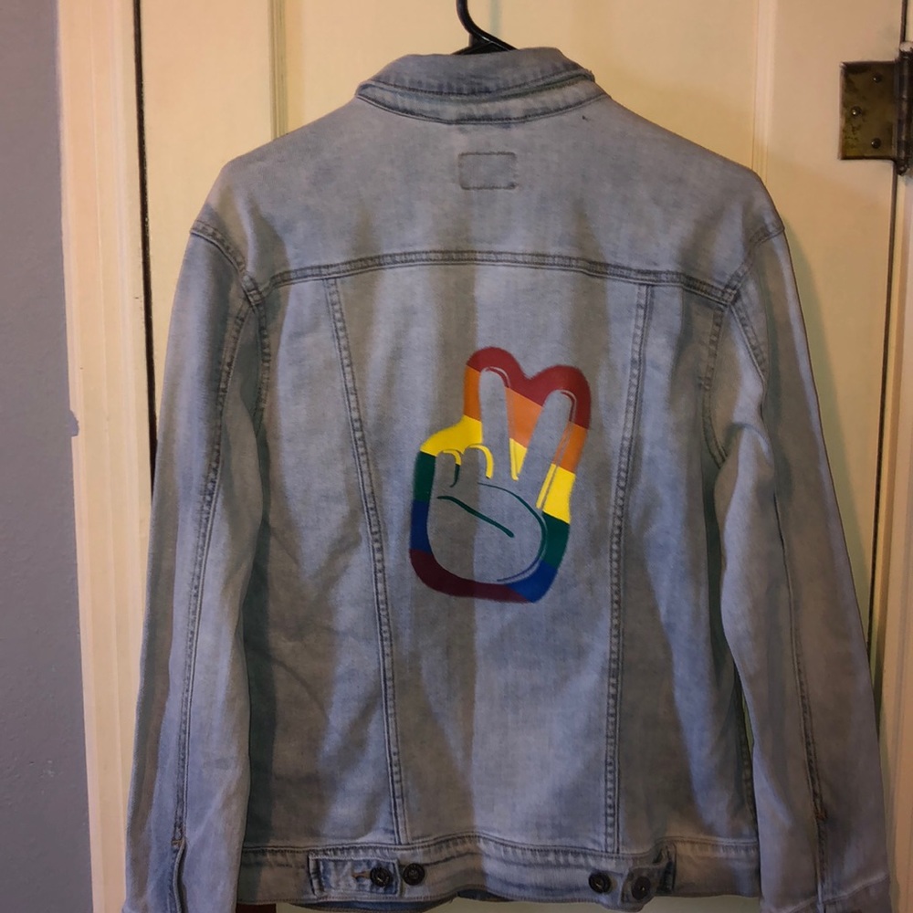 Mossimo denim jacket with rainbow peace sign - Picture 2 of 2